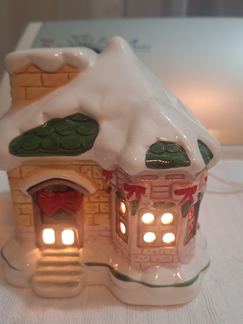 Lighted Holiday Ceramic Cottage - White & Green